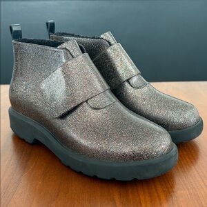 Mini Melissa, Faux Fur Lined Chelsea boot, size 2